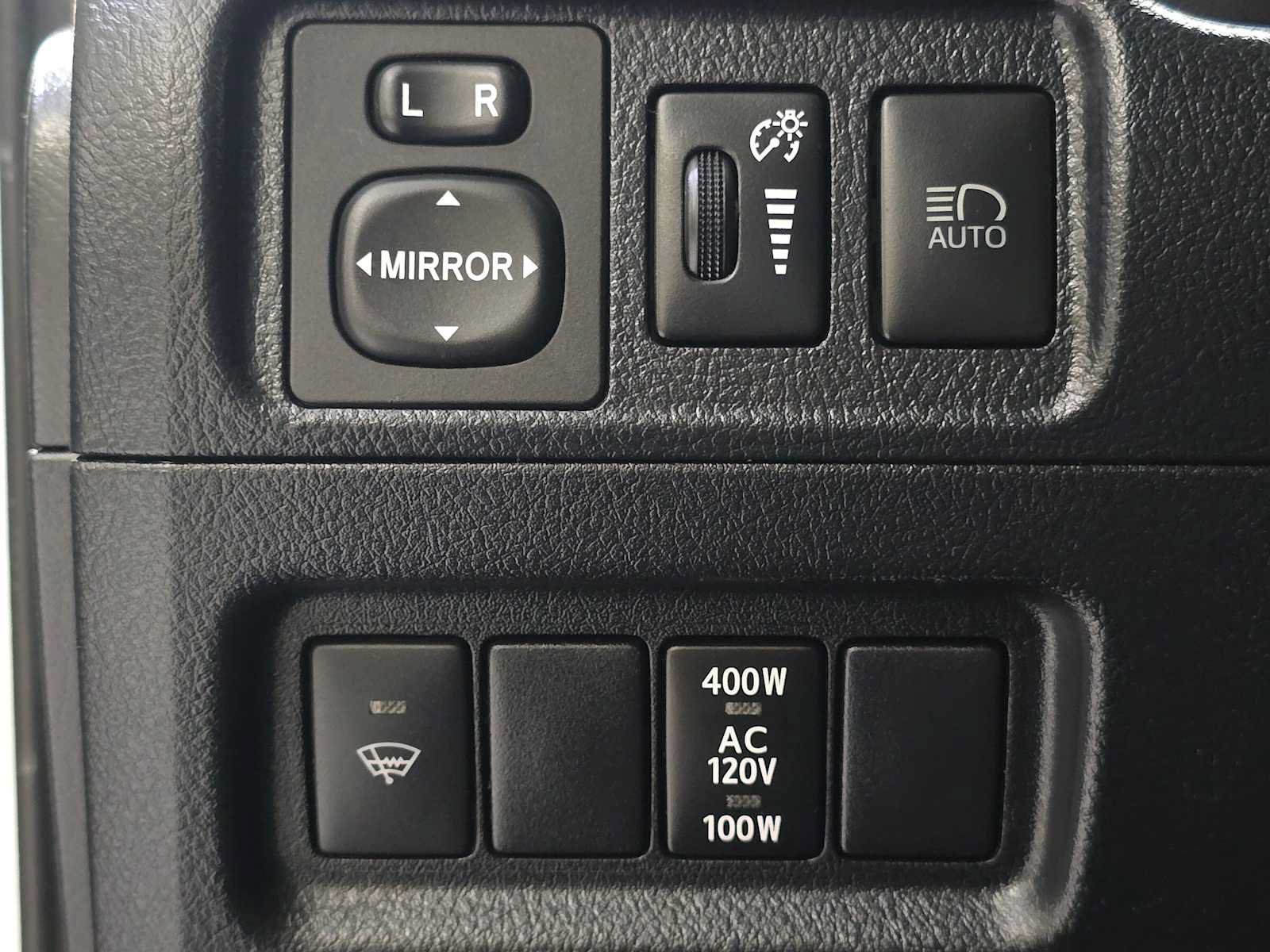 Used 2020 Toyota 4Runner SR5 Premium w/ Moonroof Package AWD/4WD image 18
