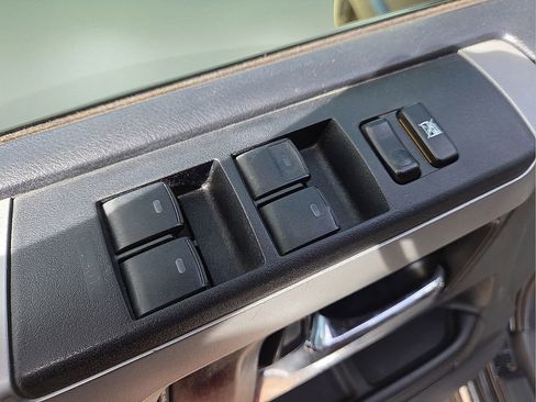 Used 2014 Toyota 4Runner Limited image 21