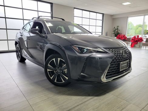 Used 2025 Lexus UX 300h FWD w/ Accessory Package (Z2) image 8