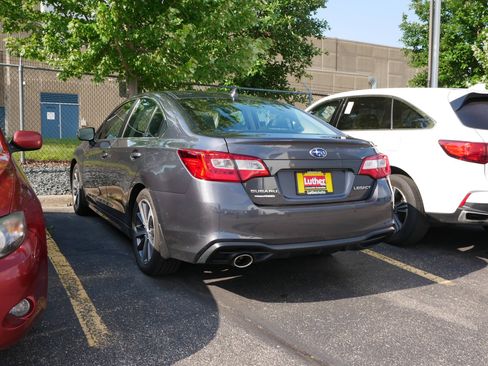 Used 2016 Subaru Outback 3.6R Limited AWD/4WD image 3