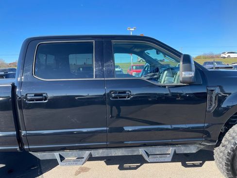 Used 2017 Ford F250 Lariat w/ Snow Plow Prep Package AWD/4WD image 29