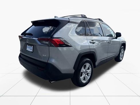 Used 2020 Toyota RAV4 XLE FWD image 8