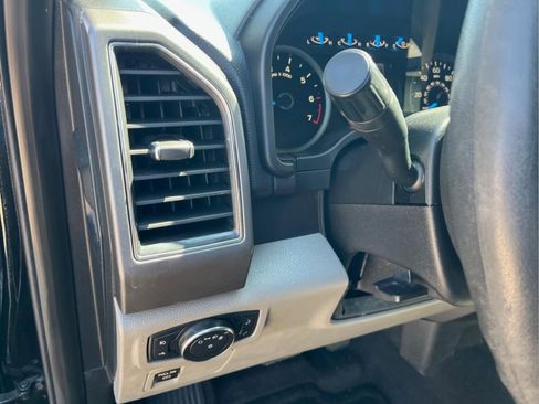 Used 2017 Ford F150 XLT w/ Trailer Tow Package image 13