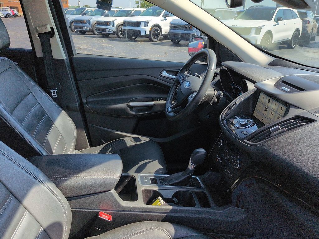 Used 2017 Ford Escape Titanium FWD image 7