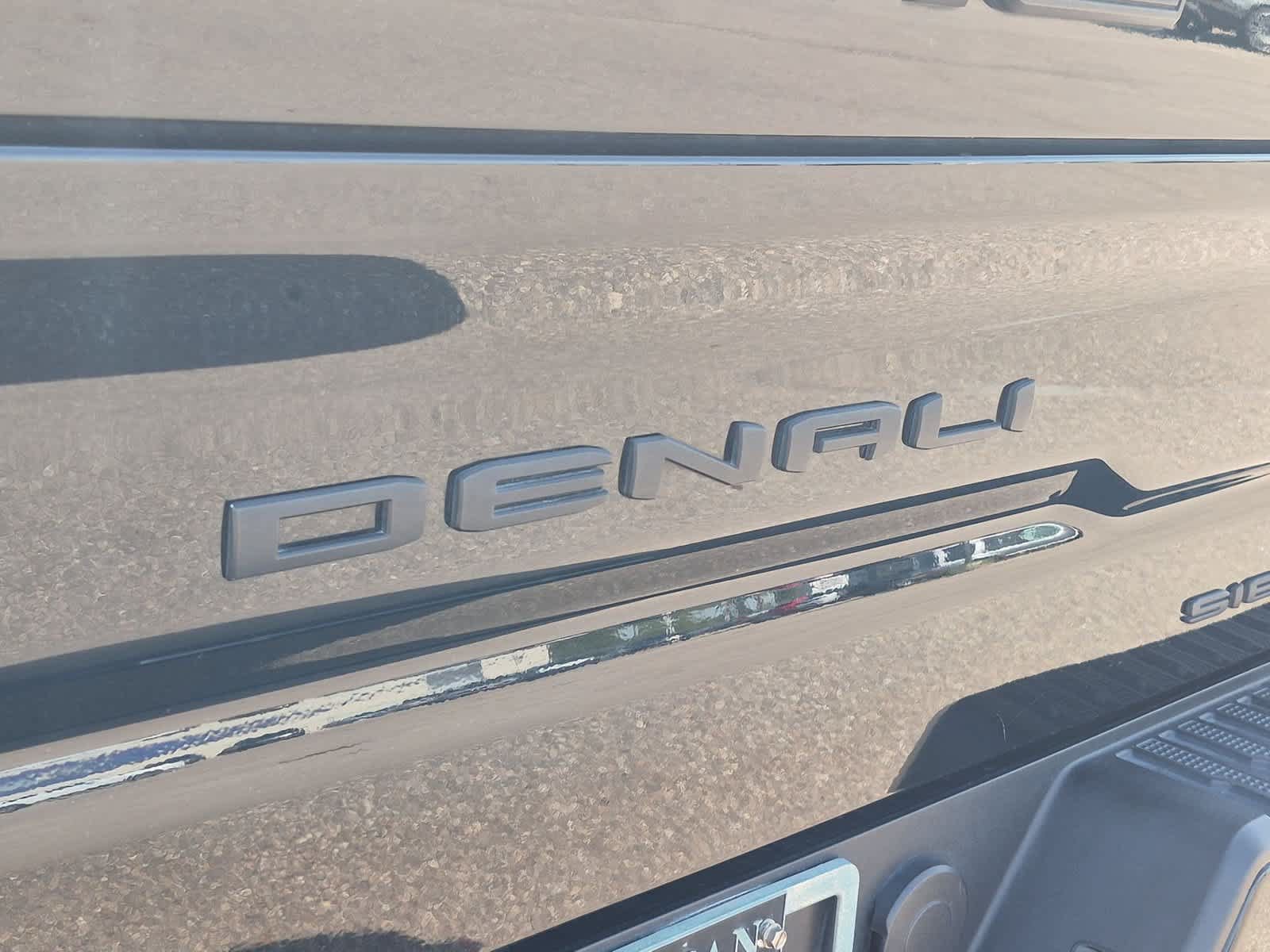 Used 2021 GMC Sierra 1500 Denali w/ Denali Ultimate Package AWD/4WD image 7