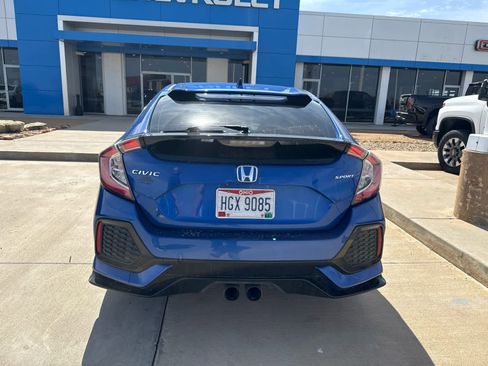 Used 2017 Honda Civic Sport image 6