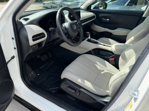 Used 2024 Honda HR-V EX-L image 12