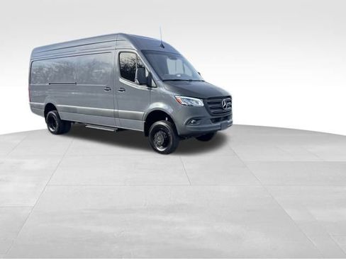 Used 2024 Mercedes-Benz Sprinter 3500 image 6