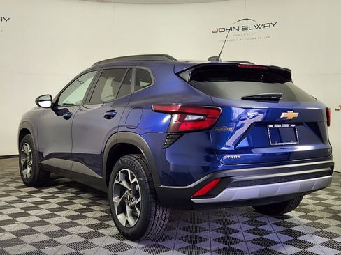 Certified 2024 Chevrolet Trax LT w/ Driver Confidence Package image 5