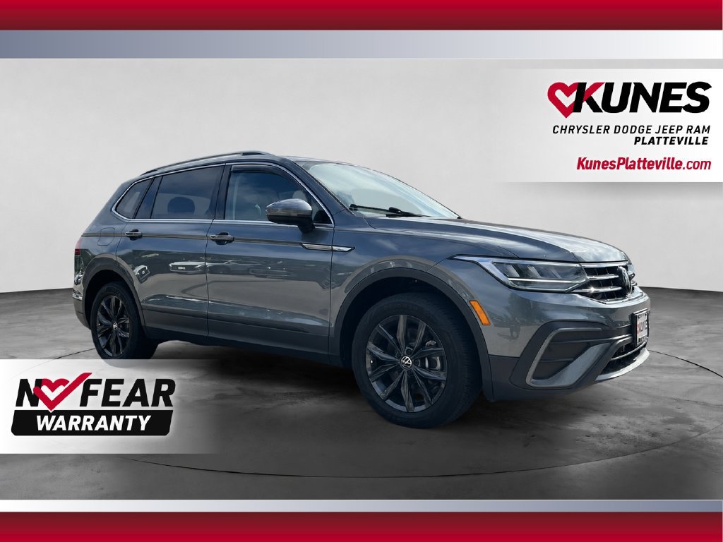 Used 2024 Volkswagen Tiguan SE FWD image 1
