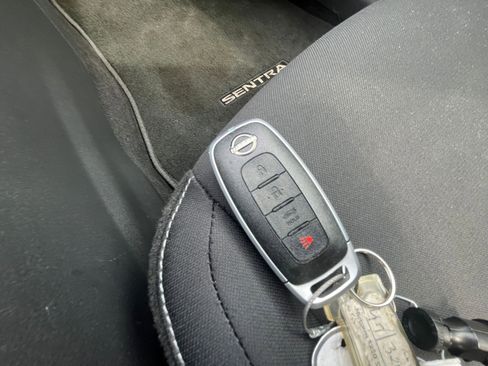 Used 2025 Nissan Sentra SV image 21
