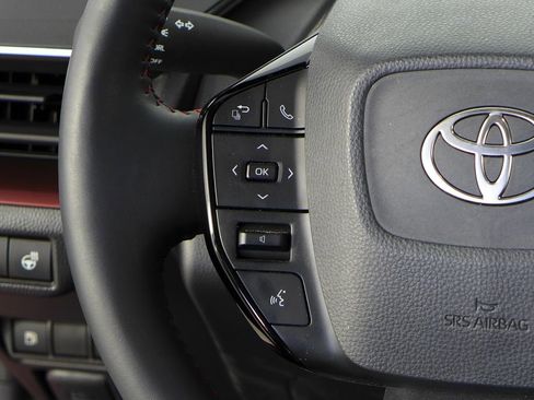 Used 2025 Toyota Prius Plug-In Hybrid image 28