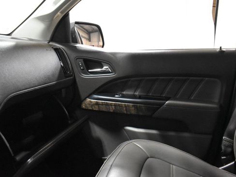 Used 2022 GMC Canyon Denali image 23