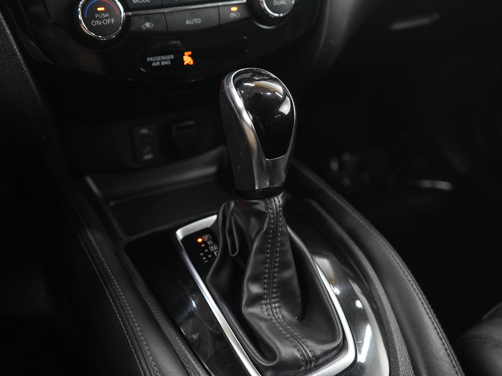 Used 2017 Nissan Rogue SL AWD/4WD image 22