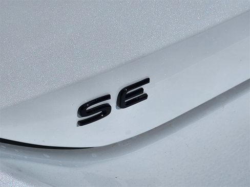 New 2026 Volkswagen Tiguan SE R-Line image 30