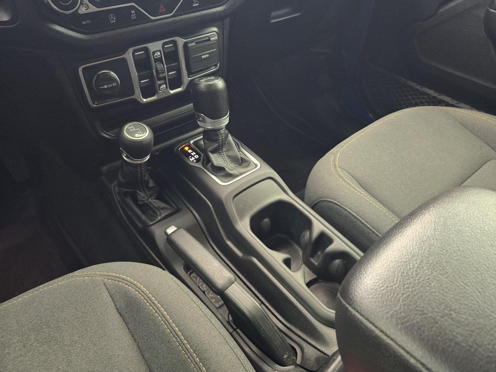 Used 2024 Jeep Wrangler 4WD S image 17