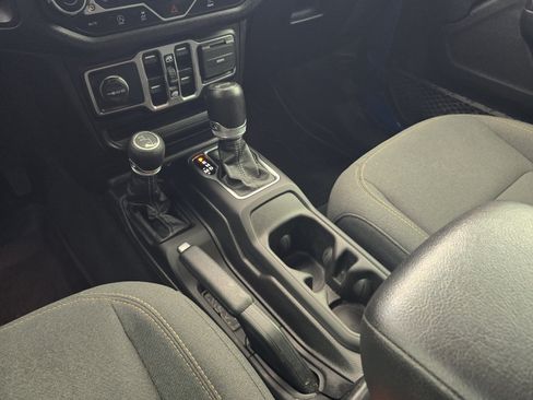Used 2024 Jeep Wrangler Unlimited Sport AWD/4WD image 17