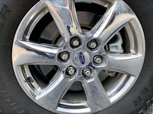 Used 2019 Ford F150 XLT w/ Equipment Group 302A Luxury AWD/4WD image 3