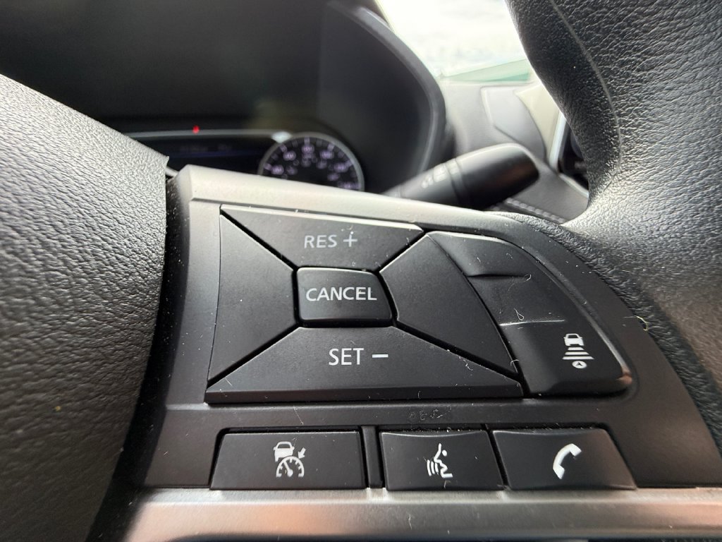 Used 2025 Nissan Sentra SV FWD image 15