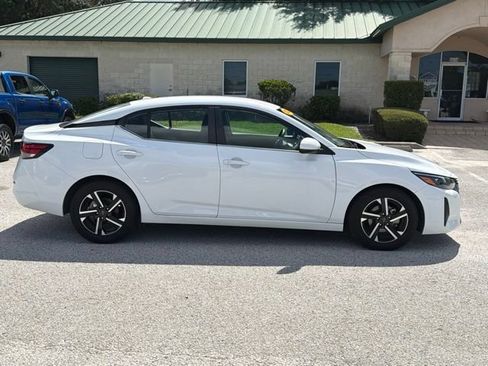 Used 2024 Nissan Sentra SV FWD image 6