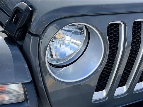 Used 2020 Jeep Wrangler Unlimited Sahara AWD/4WD image 29