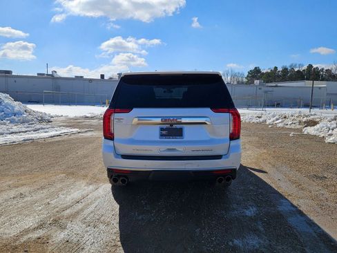 Used 2022 GMC Yukon XL Denali image 5