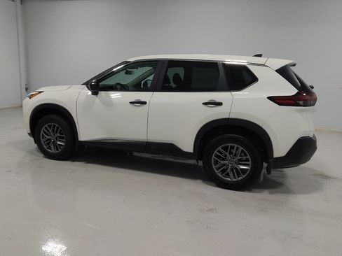 Used 2023 Nissan Rogue S AWD/4WD image 3