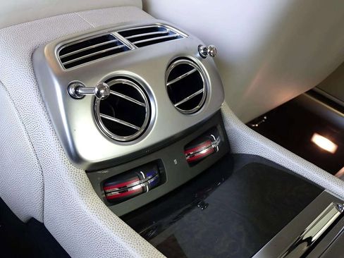 Used 2014 Rolls-Royce Wraith RWD image 6