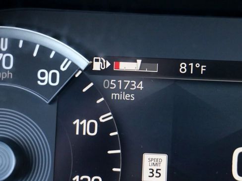 Used 2023 Land Rover Defender 110 S image 11