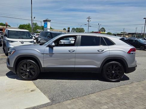 New 2026 Volkswagen Atlas Cross Sport SE FWD image 4