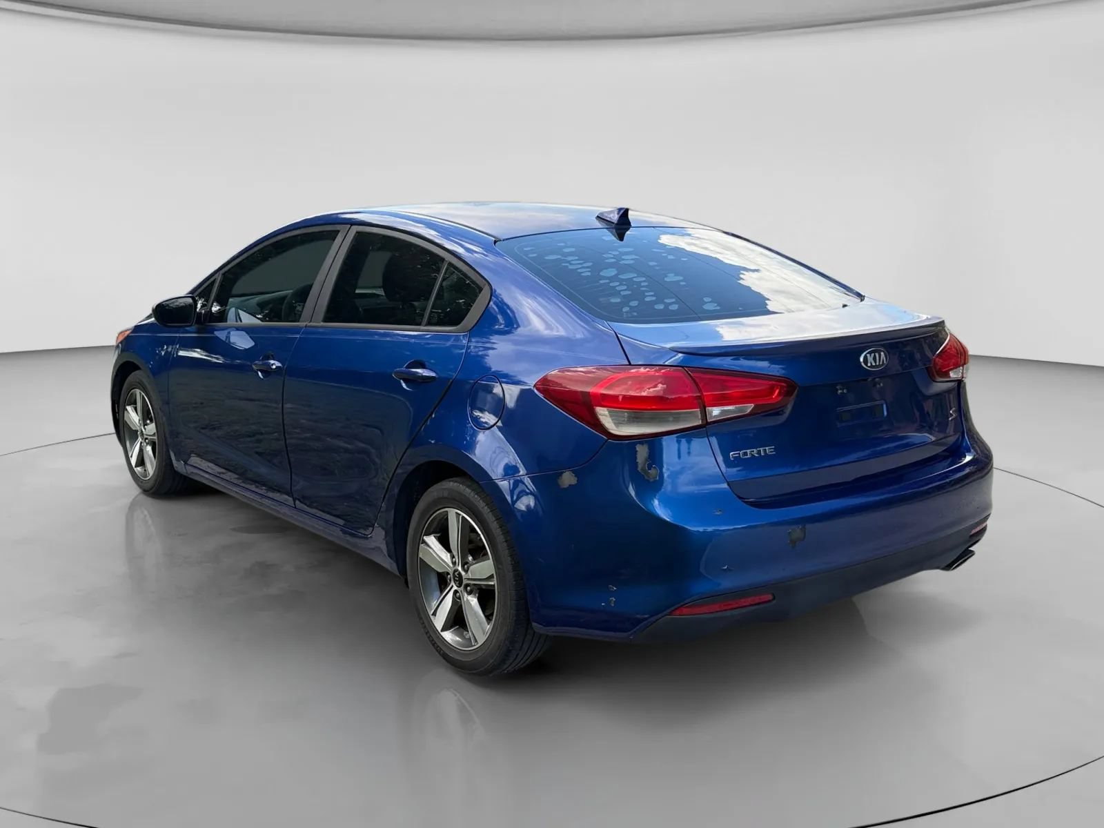 Used 2018 Kia Forte S FWD image 3