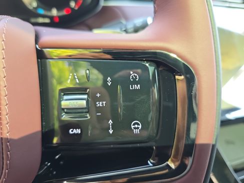 New 2026 Land Rover Range Rover Sport Dynamic SE AWD/4WD image 18