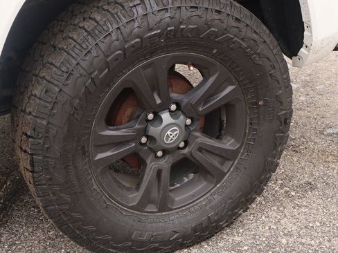 Used 2019 Toyota Tacoma TRD Sport w/ Technology Package AWD/4WD image 49