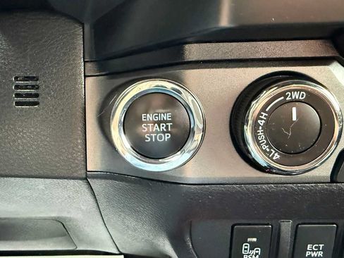 Used 2022 Toyota Tacoma TRD Sport w/ Technology Package AWD/4WD image 19