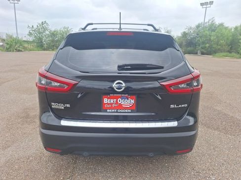 Certified 2022 Nissan Rogue Sport SL AWD/4WD image 4