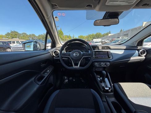 Used 2025 Nissan Versa SV image 32