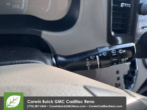 Used 2011 Toyota Sienna LE image 30