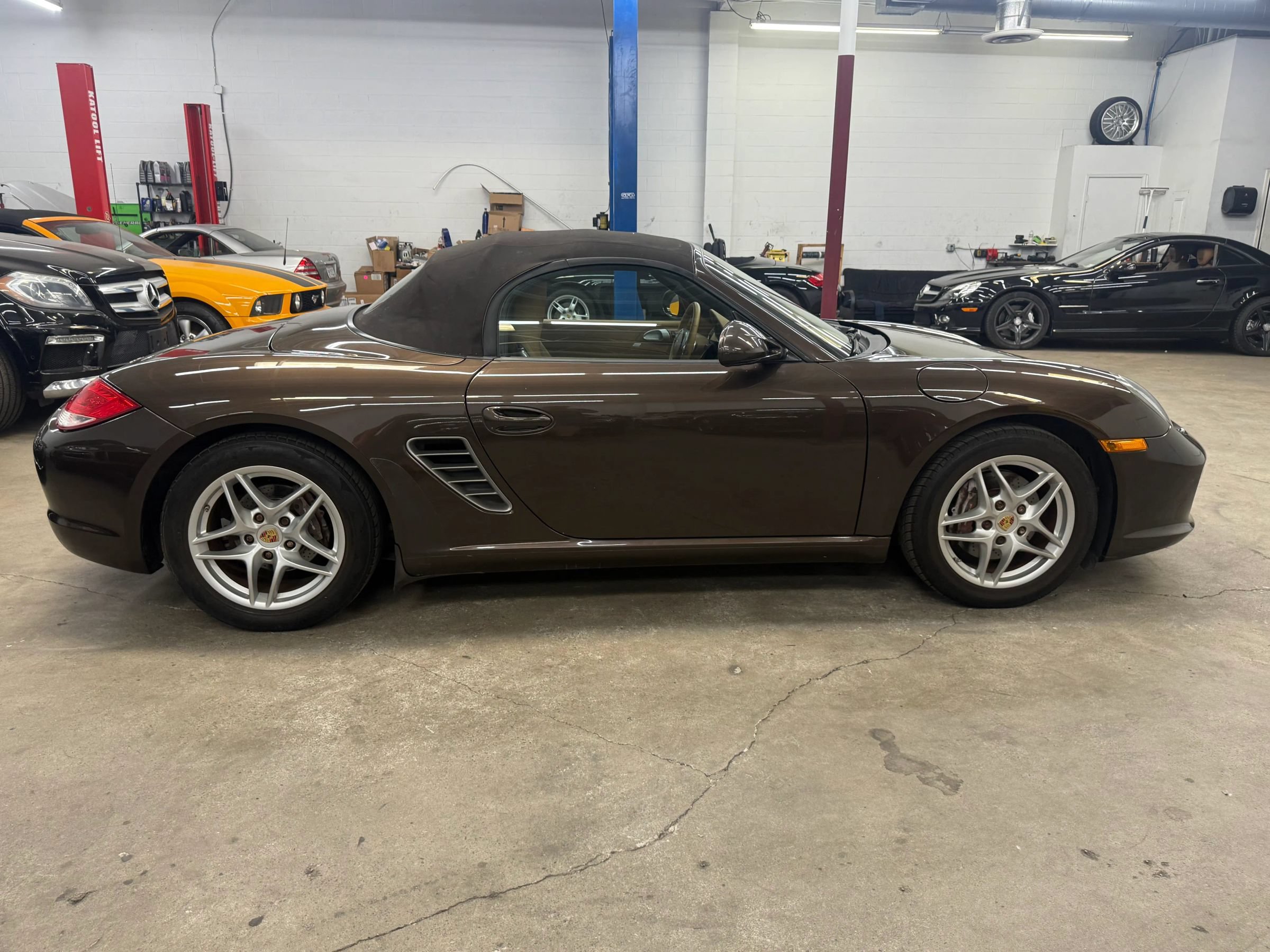 Used 2010 Porsche Boxster RWD image 6