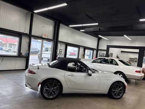 Used 2016 MAZDA MX-5 Miata Grand Touring image 20