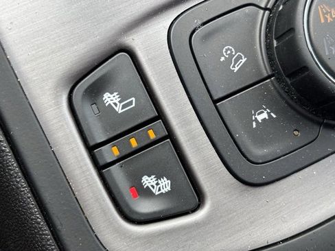 Used 2024 GMC Terrain AT4 w/ Tech Package image 30