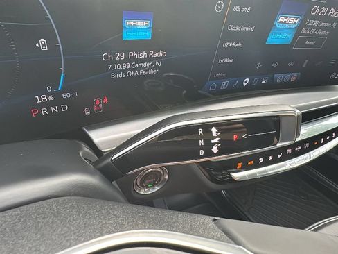 Used 2025 Cadillac Lyriq Luxury AWD/4WD image 19