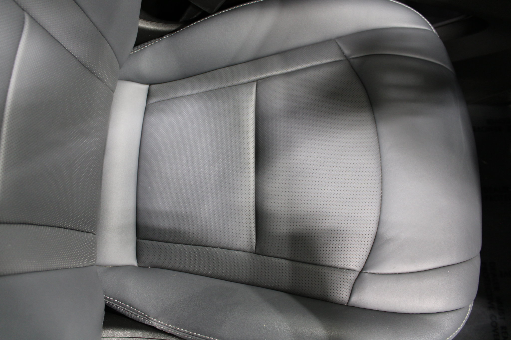 Used 2024 Buick Enclave Premium AWD/4WD image 30