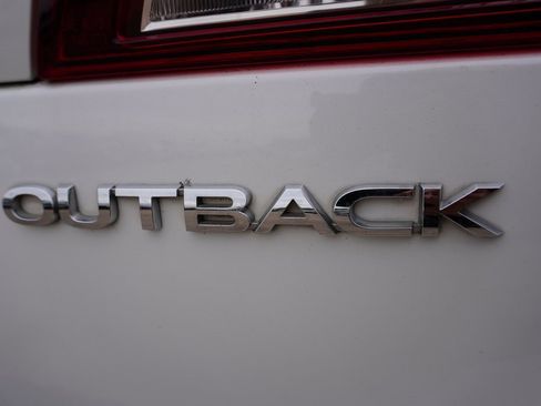 Used 2016 Subaru Outback 2.5i Limited image 33