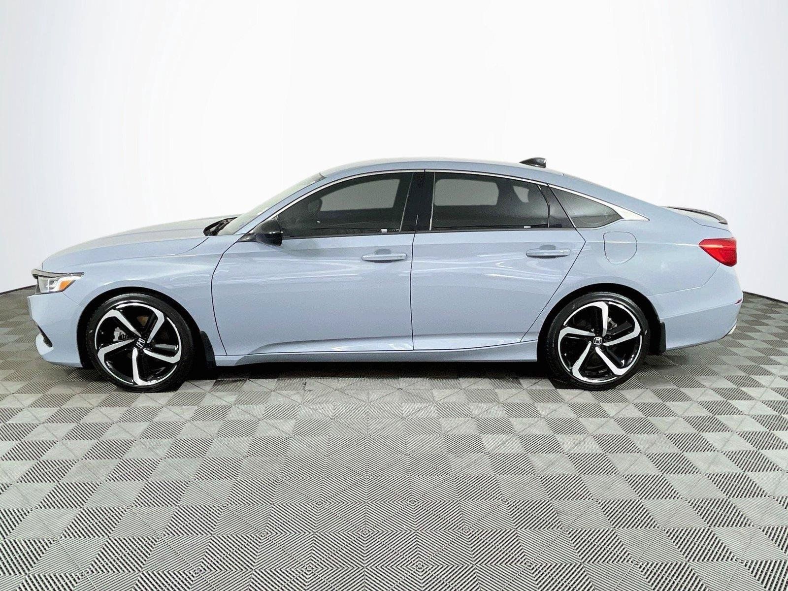 Used 2022 Honda Accord Sport image 4