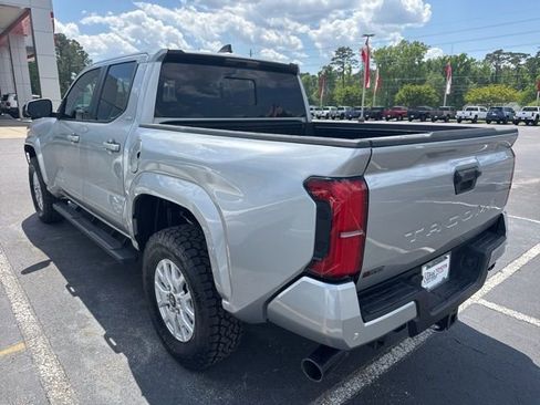 Used 2024 Toyota Tacoma SR5 w/ SR5 Upgrade Package image 4
