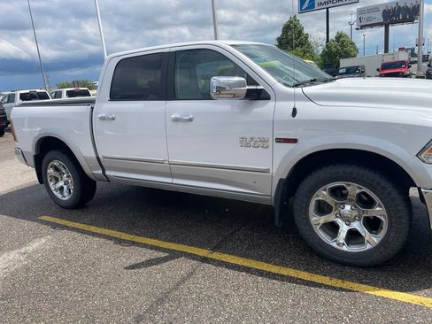 Used 2015 RAM 1500 Laramie w/ Convenience Group AWD/4WD image 2