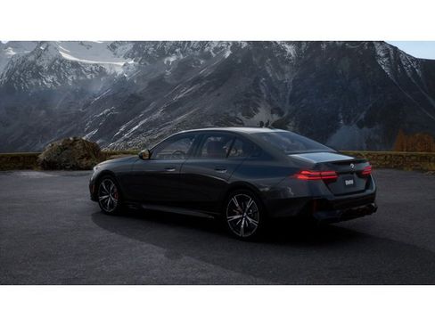 New 2026 BMW 530i image 2