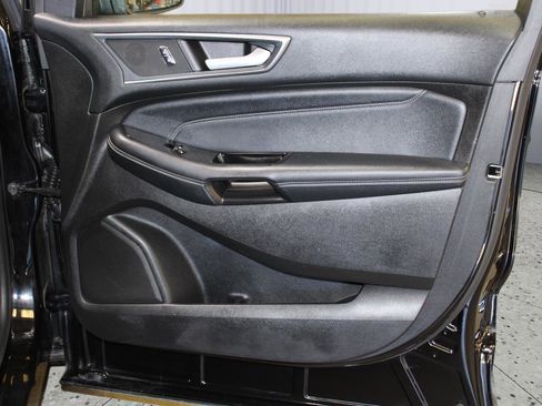 Used 2017 Ford Edge Titanium image 38
