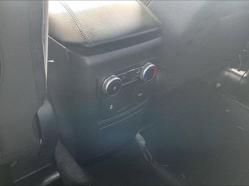 Used 2023 Ford Explorer XLT image 10