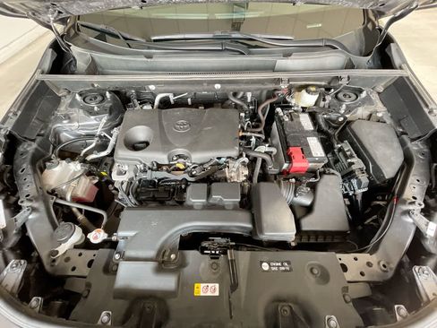 Used 2025 Toyota RAV4 XLE AWD/4WD image 25